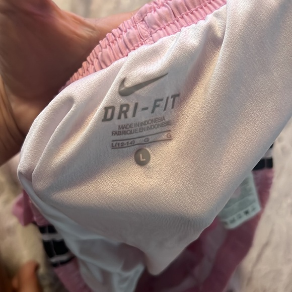 Nike dri fit baby pink shorts - Picture 7 of 8